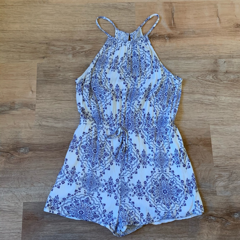 HALTER NECK ROMPER FROM FOREVER 21